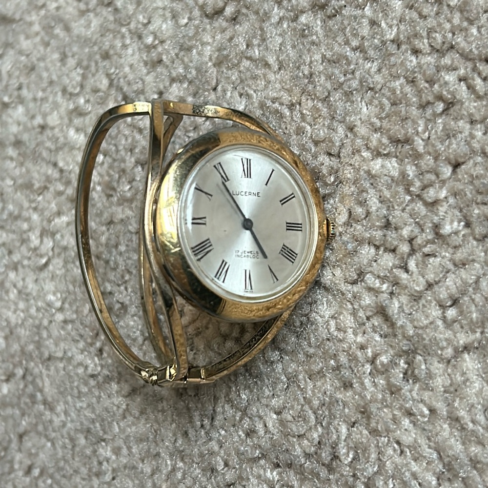 Lucerne women’s‎ vintage swiss gold dainty bangle bracelet watch one size
